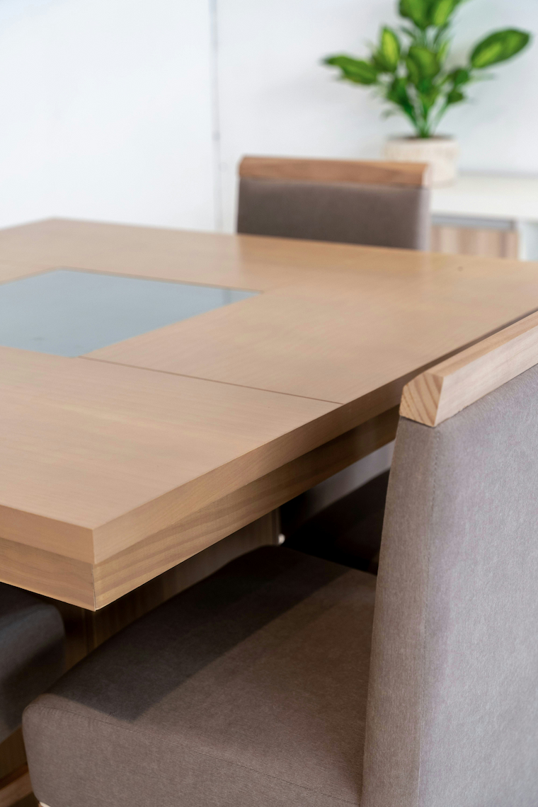 How To Pack A Dinning Table